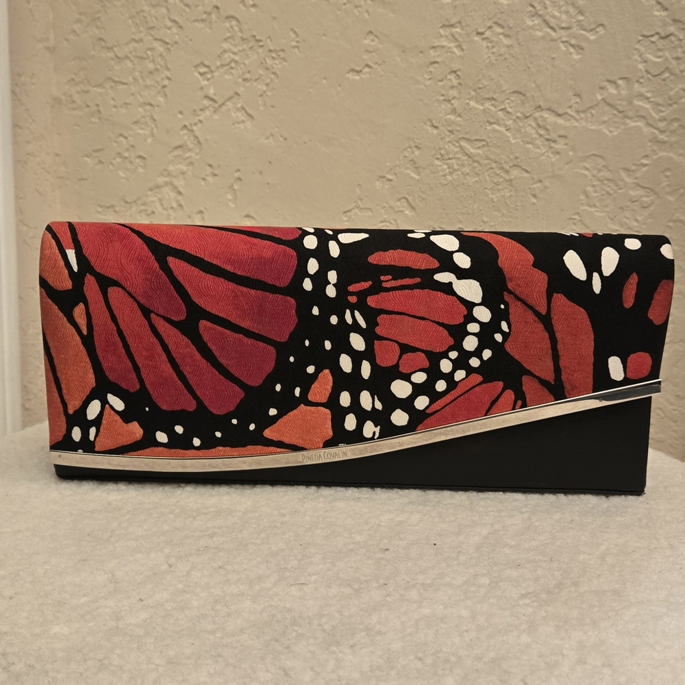 Chic Multicolor Clutch with Artistic Design